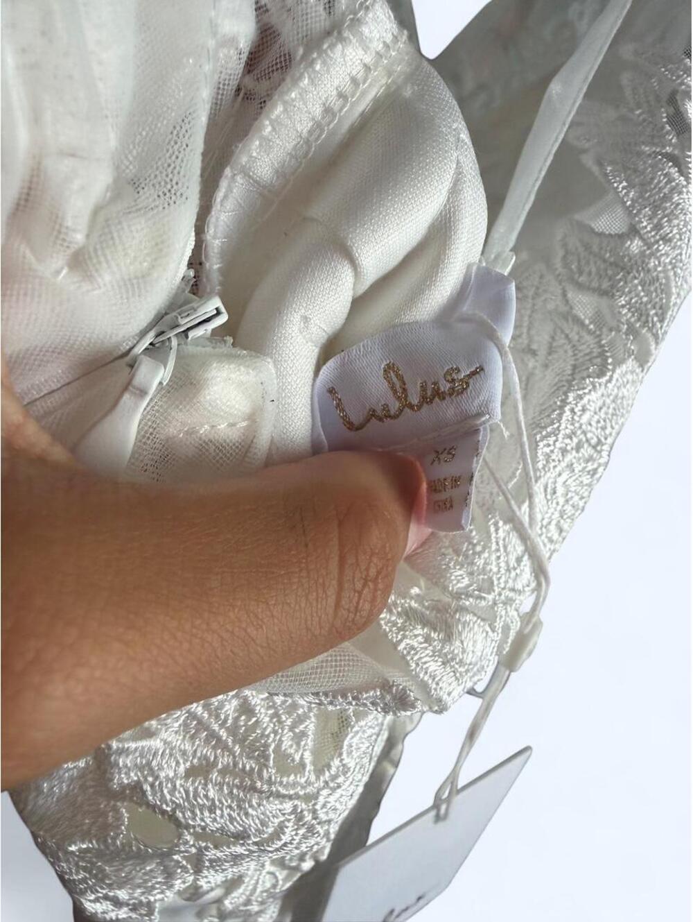 Lulus NWT DAMAGED - Picture 8 of 8